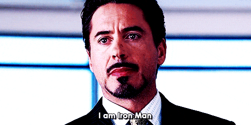 Robert Downey Jr. na cena final de Homem de Ferro (2008)