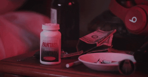 Table with addicting drugs