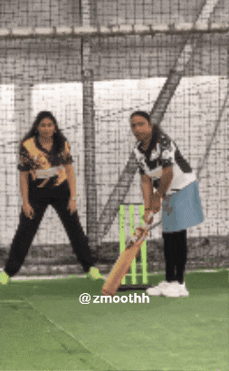 Mani GIF
