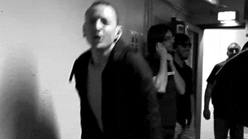 Chester Bennington GIFs - Find & Share on GIPHY