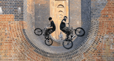 Cyclists GIFs - Find & Share on GIPHY
