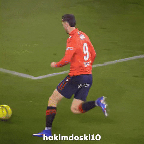 Raul Garcia Barcelona Vs Real Madrid GIF