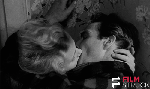 giphy kiss gif giphy kiss gif
