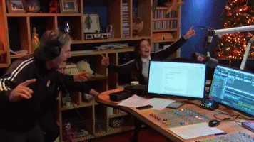 200.gif?cid=fc005b0814603c4474cb8303ad328c080b9fe4d8318658b7&rid=200.gif&ct=g