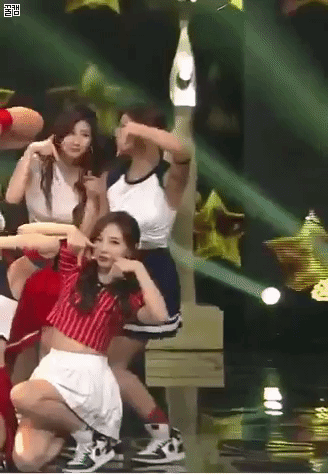 laeunyeon  GIF