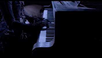 Vacio ghost play piano cumbre escarlata GIF