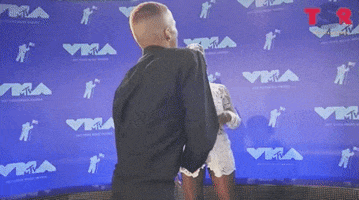 200.gif?cid=fc005b08028fc698de83c3f4cef2a4aea3f2ff125f993a6f&rid=200.gif&ct=g