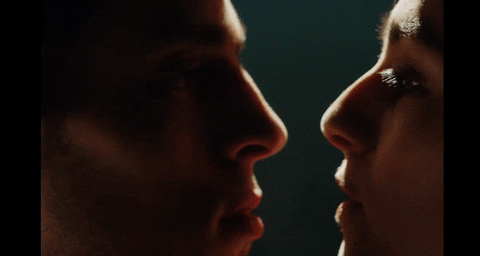 Tomber Amoureux Gifs Get The Best Gif On Giphy