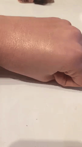 viksdesire catrice powder highlight prismatic pink GIF