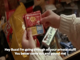 c29tzxnsywirz2lwahlaz21hawwuy29t home alone macaulay culkin snooping better come out and pound me GIF