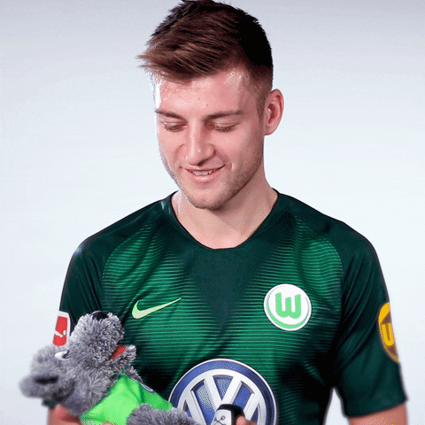 robin knoche hello GIF by VfL Wolfsburg