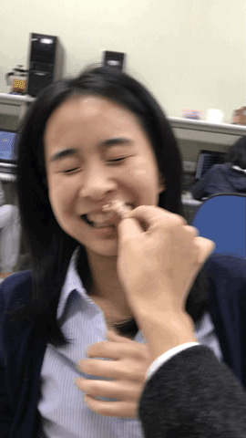 Sunnyeateat GIF
