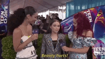 Red Carpet Beauty Hurts GIF by FOX Teen Choice