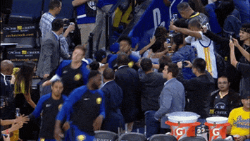 200.gif?cid=fc005b08bf166f5a05b35b920f9d3dec1b8c8822cca2cd54&rid=200.gif&ct=g