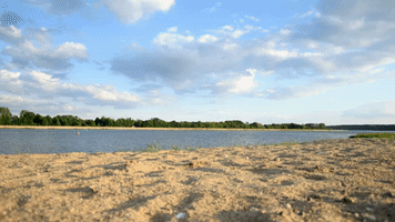misiekf sky water river GIF