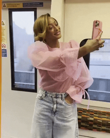 Selfie Influencer GIF by Cuppy
