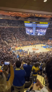 Crowd Applauds After Steph Curry Sets New 3-Pointer Record