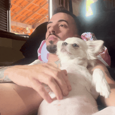 Assistindo GIF