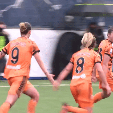 Celebrate Womens Football GIF by JuventusFC