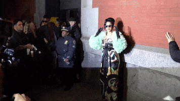 red carpet diva GIF by LifeMinute.tv