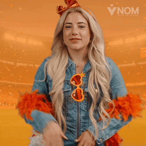 Wave Hallo GIF by VNOM Technisch Uitzendbureau | We get the job done
