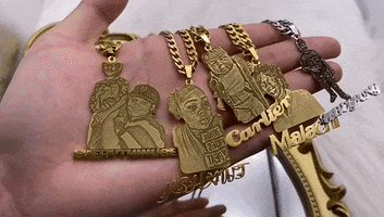 Photo Necklace GIF