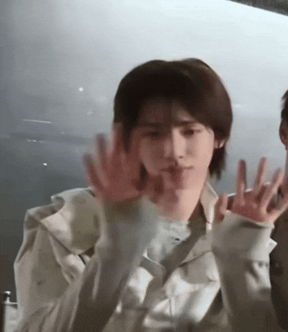 Juhoon GIF