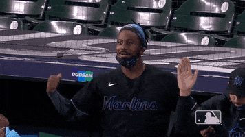 200.gif?cid=fc005b08a8742624e789336ab0bd7034ccb41f8d80450f98&rid=200.gif&ct=g