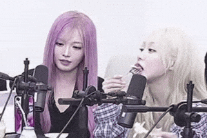 Billlie GIF