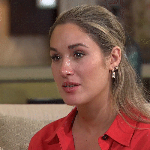 Bachelorette 19 - Gabby Windey - Rachel Recchia - Sept 13 - *Sleuthing Spoilers* - Page 9 Giphy.gif?cid=ecf05e47z03nbxitf6twb96l9bu5vl8m0z2844c4ltjmiq5y&rid=giphy