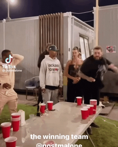 giphy.gif?cid=5e214886c9d2ca168c776af09d1bffc3c036f1e31826fb94&rid=giphy.gif&ct=g