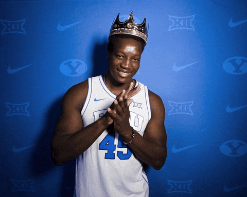 وش يطري على بالك الحين