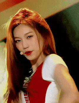 Idol Kim Doyeon GIF