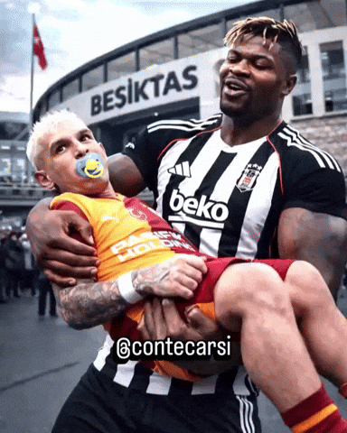 Lucas Torreira GIF