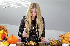 gif Avril Lavigne