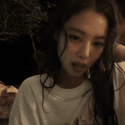 Jennie GIF