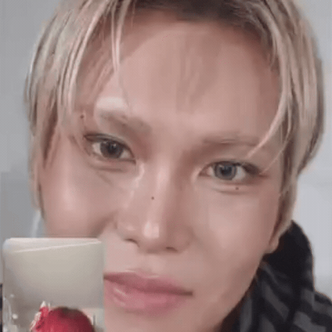 Hyun GIF