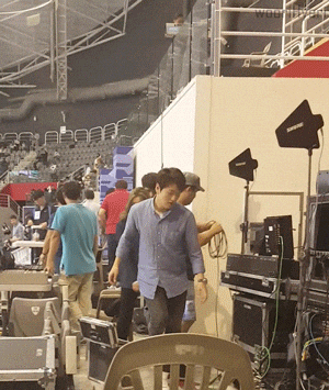 Hermitwaveslistener GIF