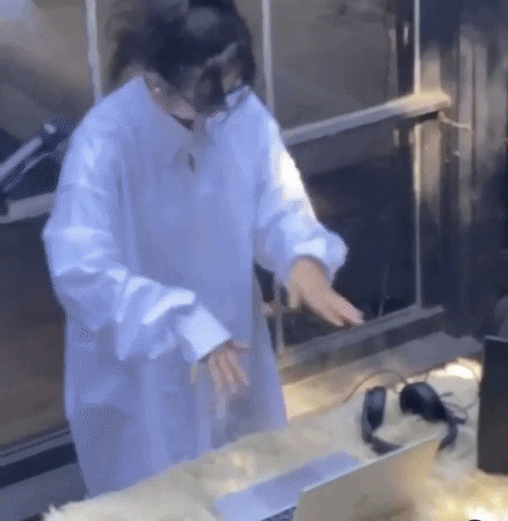 giphy.gif?cid=5e21488643d0ae29c117c79ccdf65b6a1e7bfdf16fb99d1d&rid=giphy.gif&ct=g
