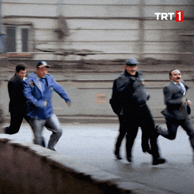 Leyla Ile Mecnun Ismail Abi GIF by TRT