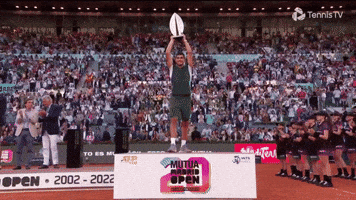 200.gif?cid=f0bdee701mgvy1z3u79nwwgn27a2ahx210e3a19p919bfe3r&rid=200.gif&ct=g