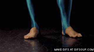 typ je naam bij GIFS en post de eerste die je ziet