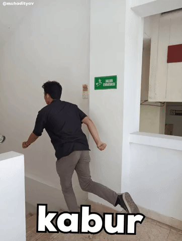 Kabur GIF