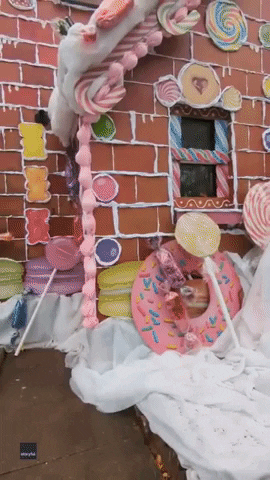 Gingerbread House Christmas GIF by Storyful
