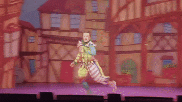 Snow White Running GIF by Selladoor