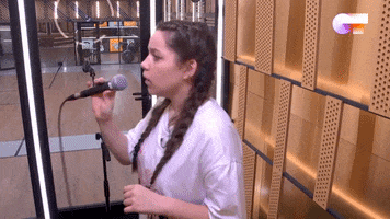 200.gif?cid=fc005b081aafd44d8186e794067d90c4800fb8327b6f3427&rid=200.gif&ct=g