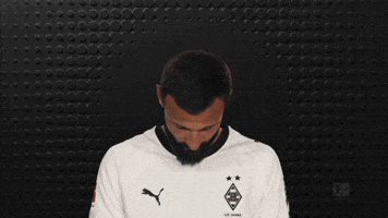 Look Up Borussia Moenchengladbach GIF by Bundesliga