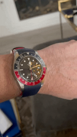 giphy.gif?cid=4d1e4f2950b2dc8f9d7e409c8552698a98009ee155497b4b&rid=giphy.gif