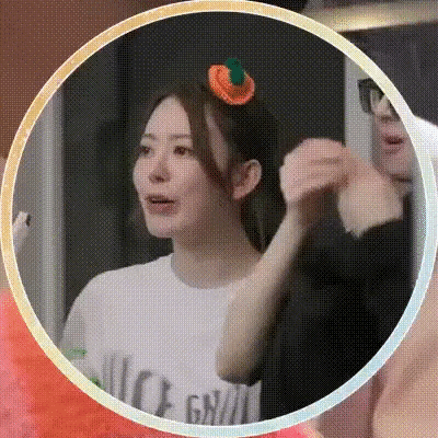 Helmets kpop idol sakura le sserafim GIF