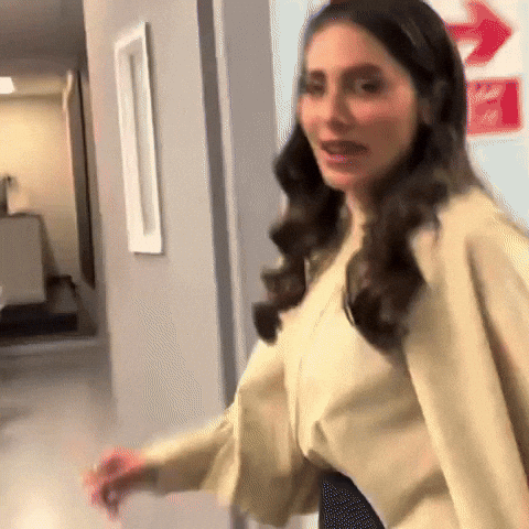 الهام علي متفاجئة GIF